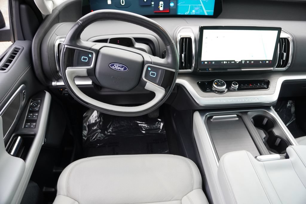 Certified 2025 Ford Expedition Platinum AWD/4WD image 21