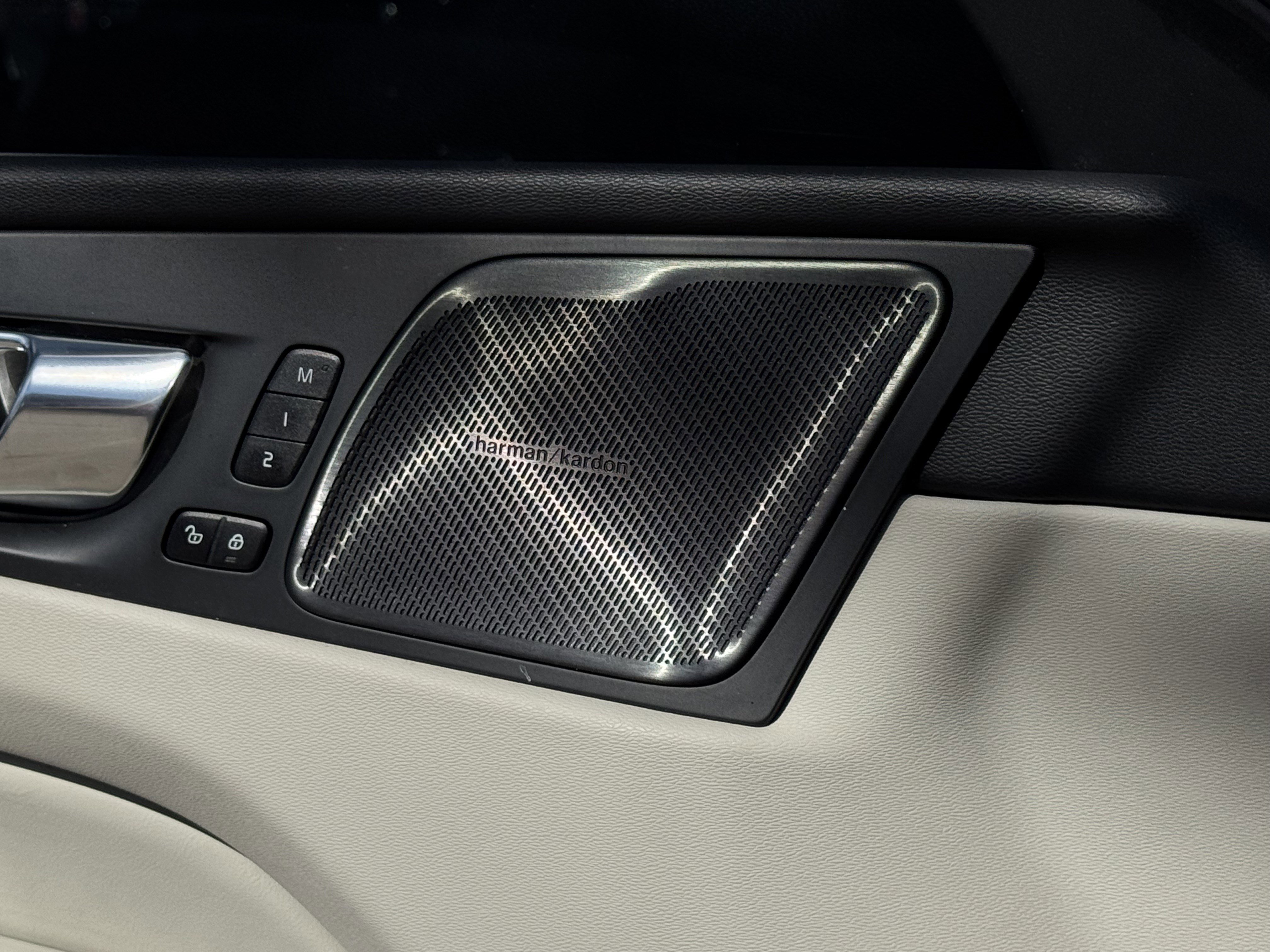 Used 2021 Volvo XC60 T5 Inscription image 25