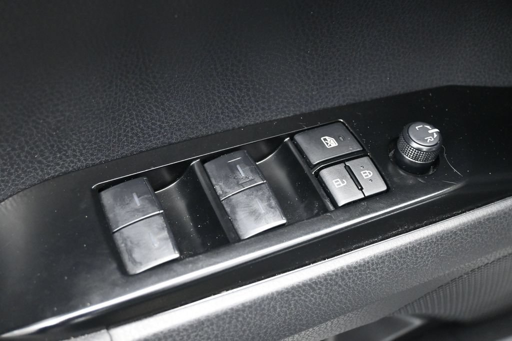 Used 2026 Toyota Camry SE FWD image 12