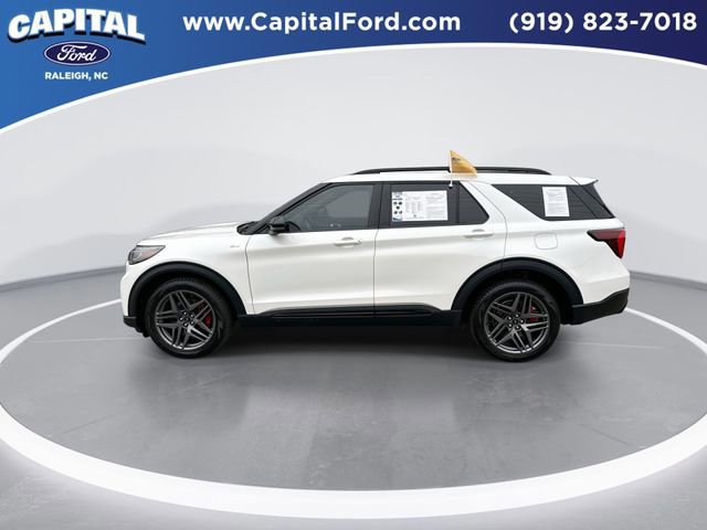 Certified 2025 Ford Explorer ST-Line w/ Premium Package image 3