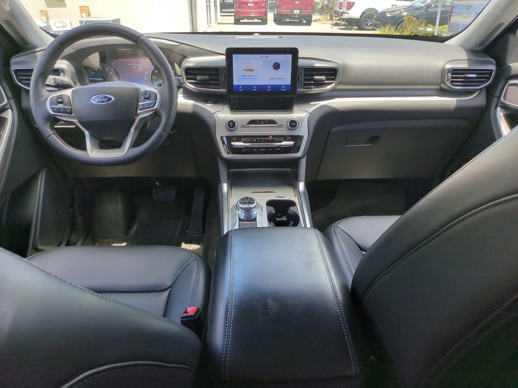 Certified 2021 Ford Explorer XLT w/ Equipment Group 202A RWD image 12