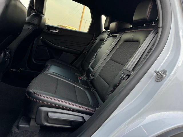 Certified 2025 Ford Escape ST-Line Select AWD/4WD image 10