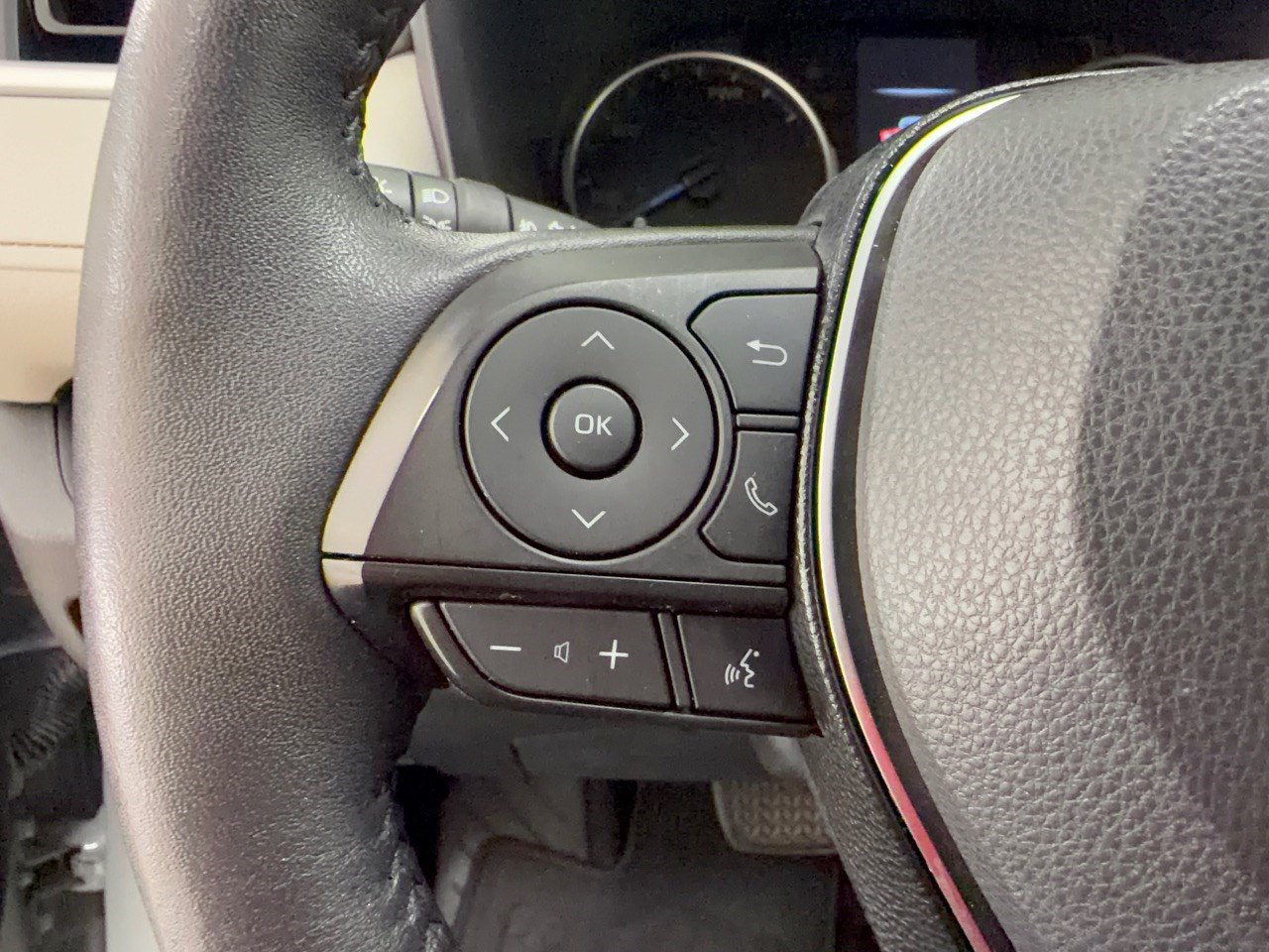 Used 2021 Toyota RAV4 XLE w/ Convenience Package AWD/4WD image 18