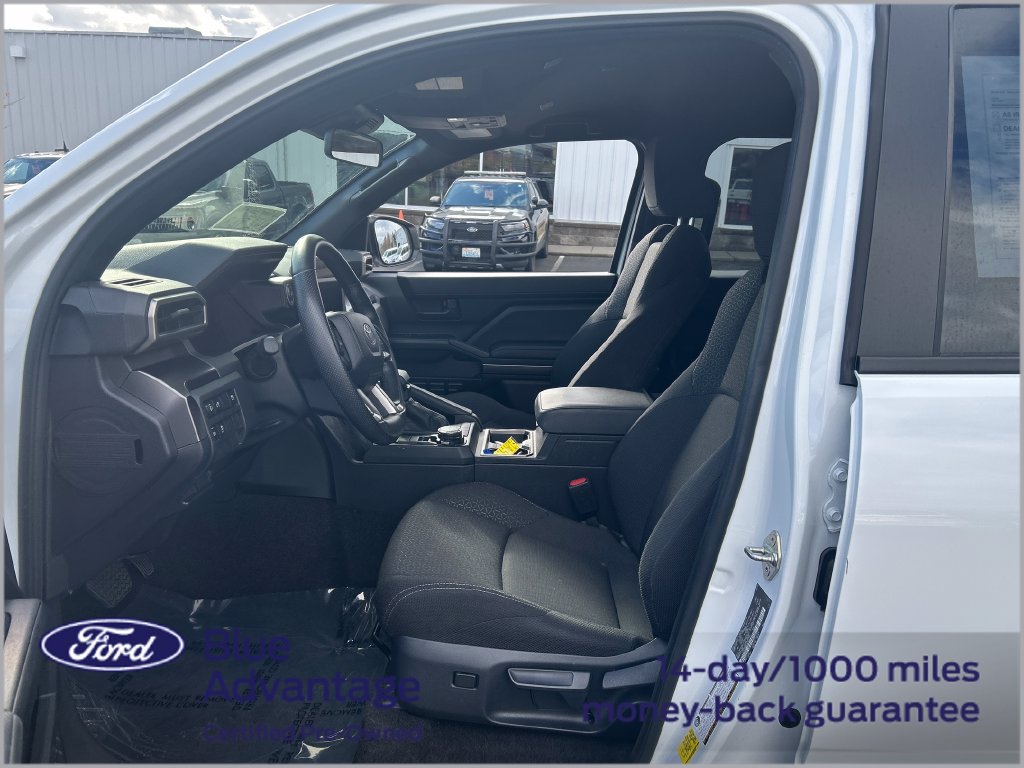 Used 2025 Toyota 4Runner SR5 AWD/4WD image 12