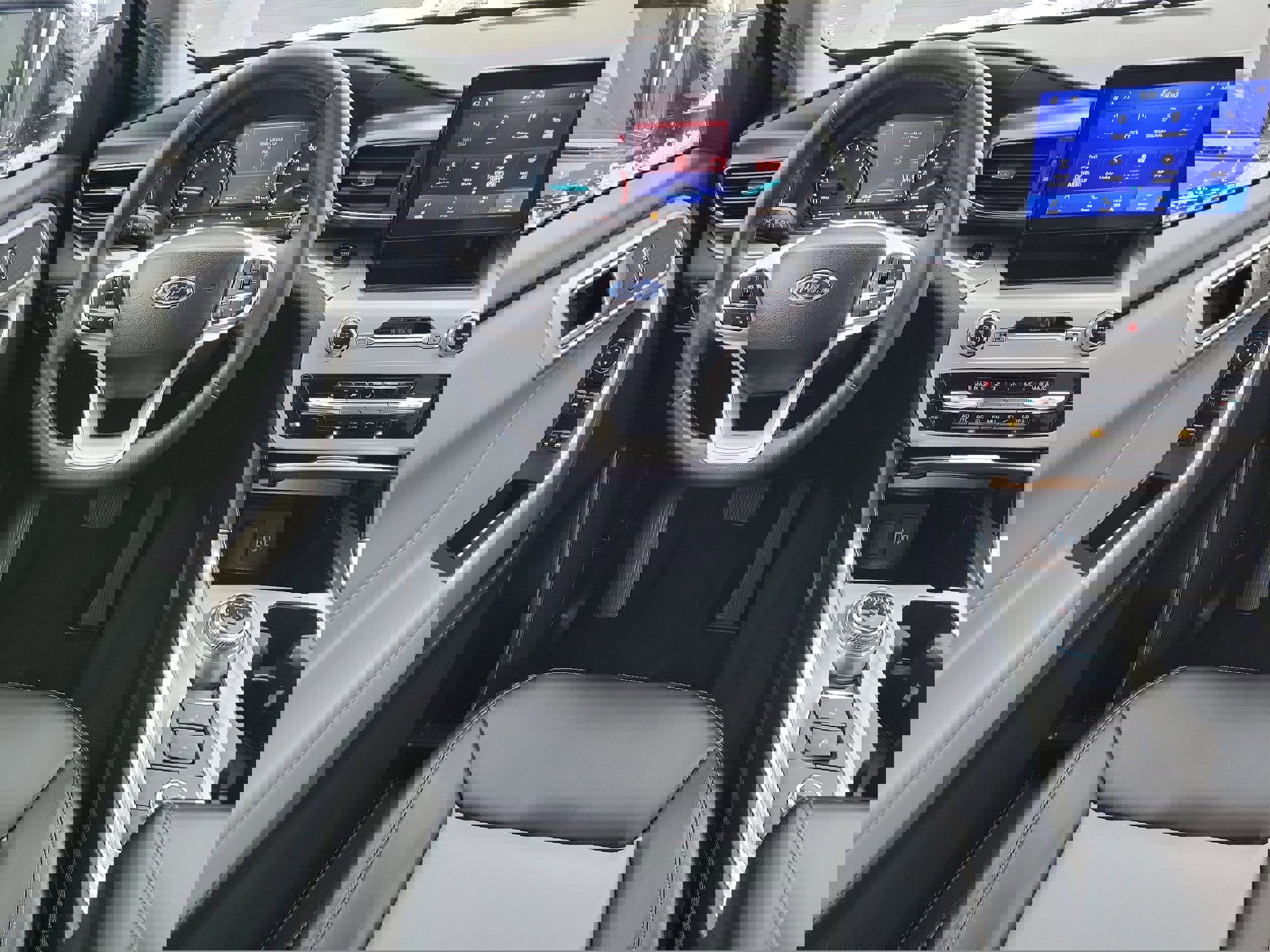 Certified 2023 Ford Explorer XLT w/ Equipment Group 202A image 15