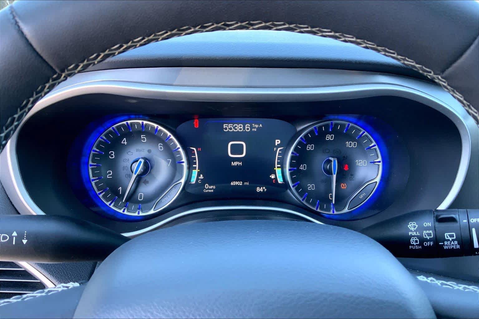 Used 2025 Chrysler Pacifica Select FWD image 25