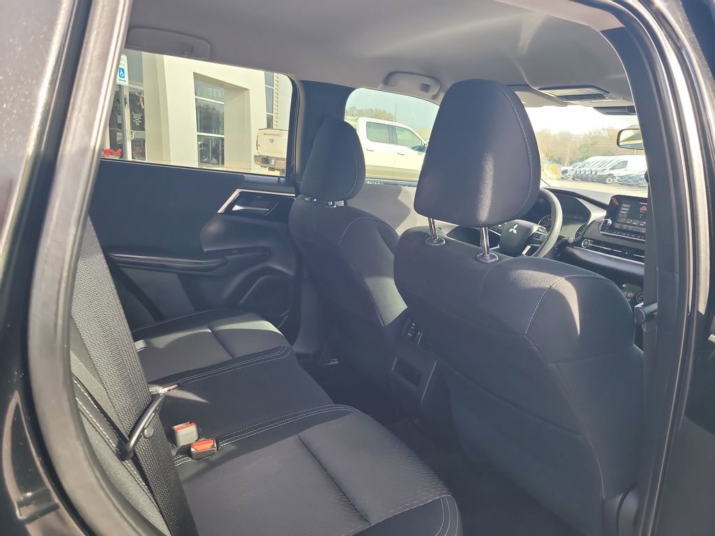 Used 2024 Mitsubishi Outlander ES image 26