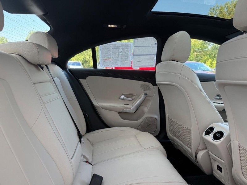 Used 2021 Mercedes-Benz CLA 250 4MATIC image 8