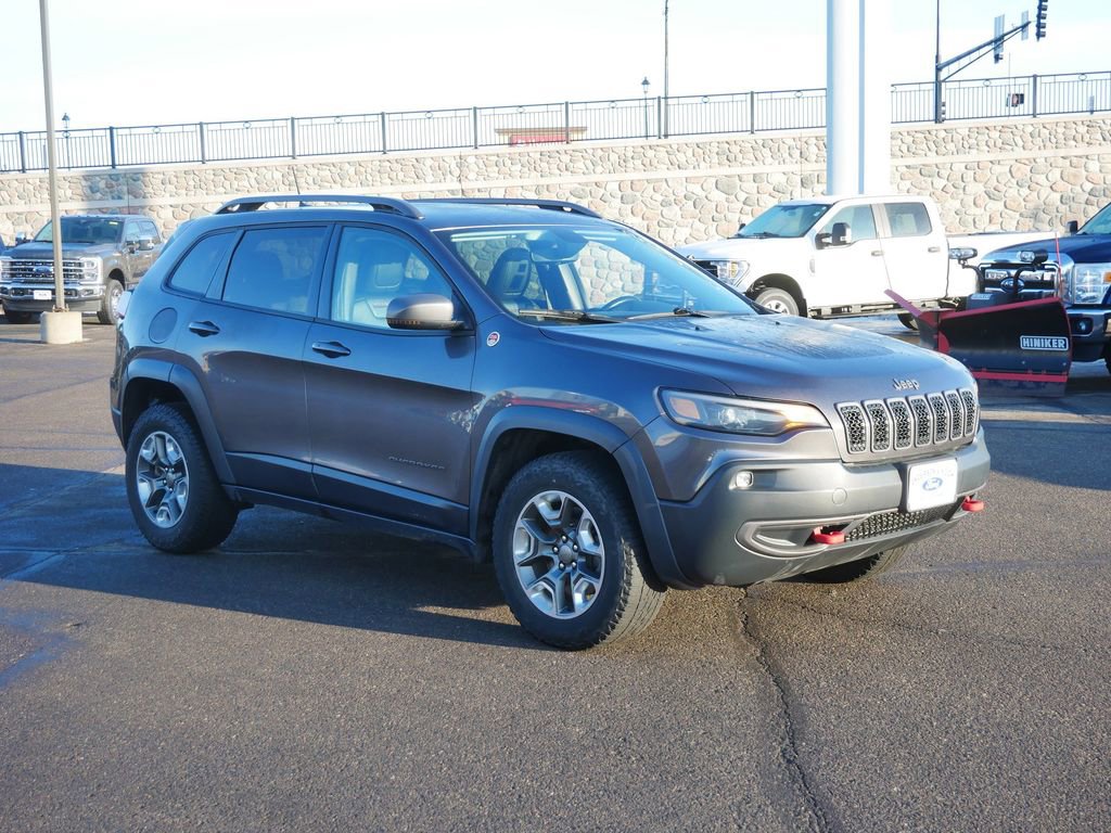 Used 2019 Jeep Cherokee Trailhawk image 3