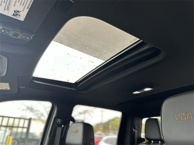 Used 2024 Chevrolet Silverado 3500 High Country w/ High Country Premium Package image 22