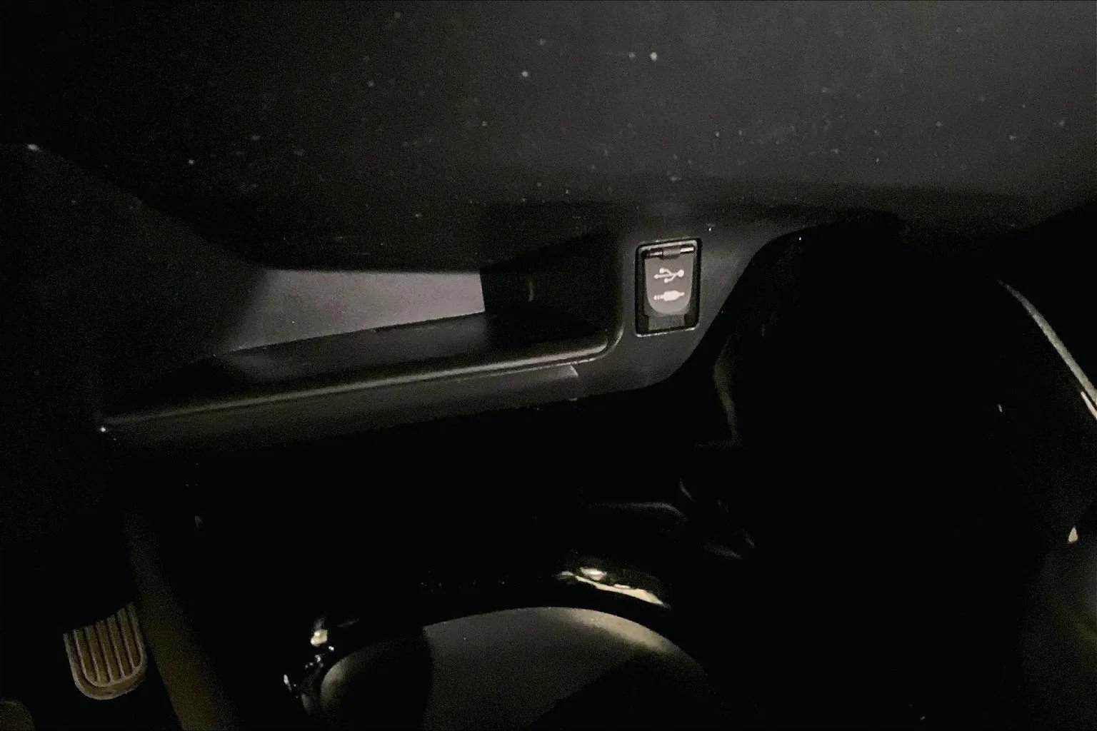 Used 2019 Toyota C-HR XLE image 31