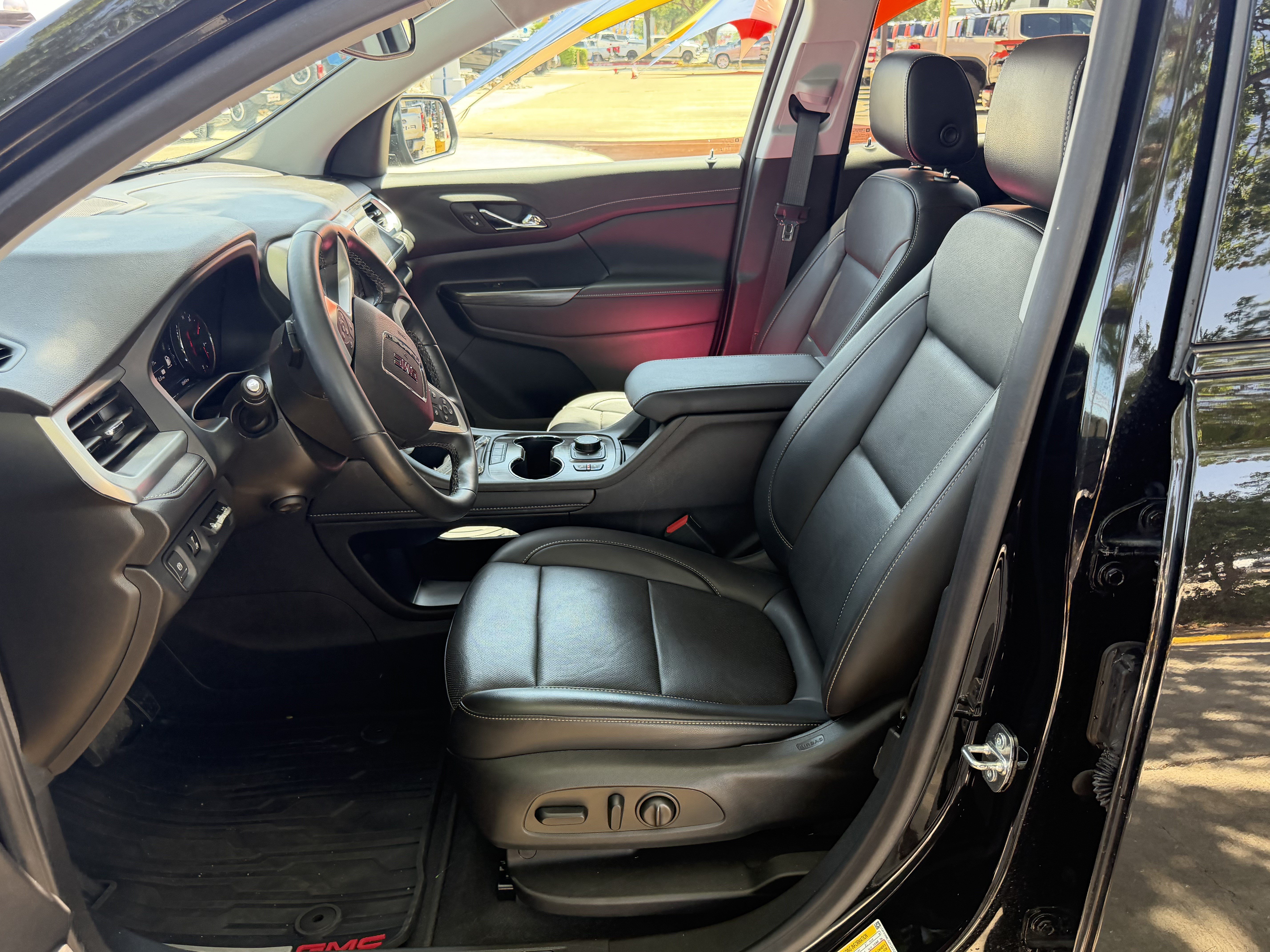 Used 2023 GMC Acadia SLT w/ Elevation Edition FWD image 15