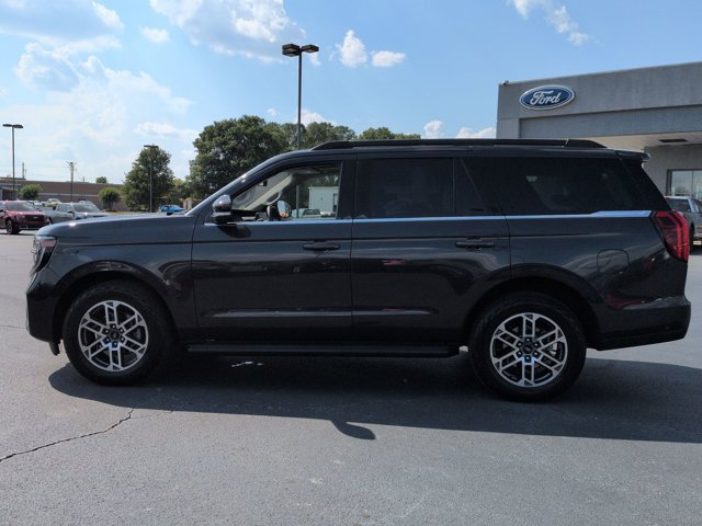 Certified 2025 Ford Expedition Active AWD/4WD image 7