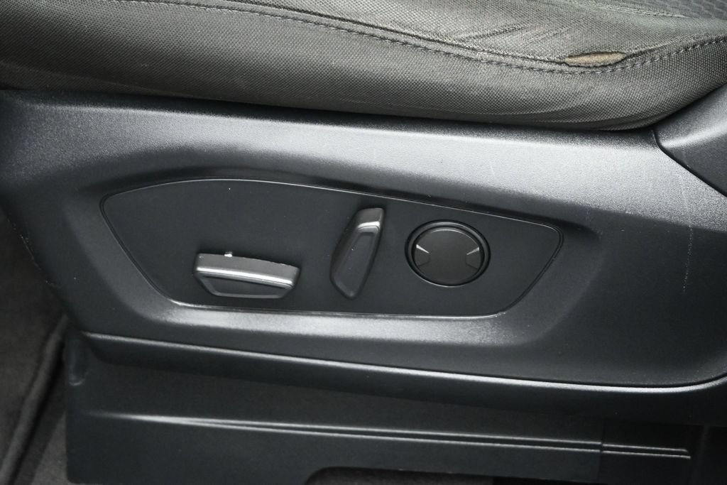 Certified 2023 Ford Explorer XLT RWD image 9