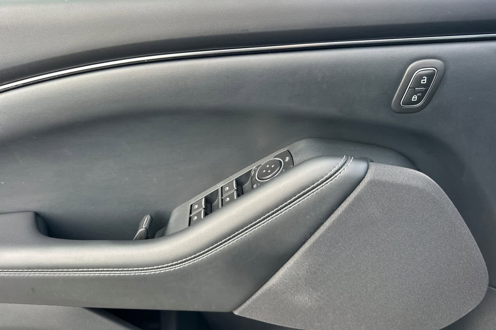 Certified 2022 Ford Mustang Mach-E Select image 13