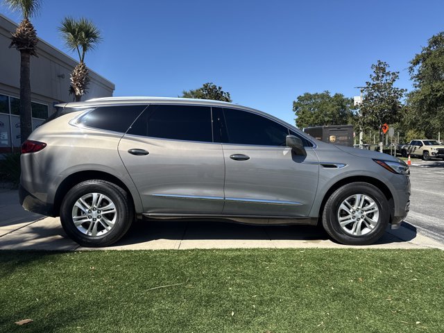 Used 2018 Buick Enclave Essence FWD image 2