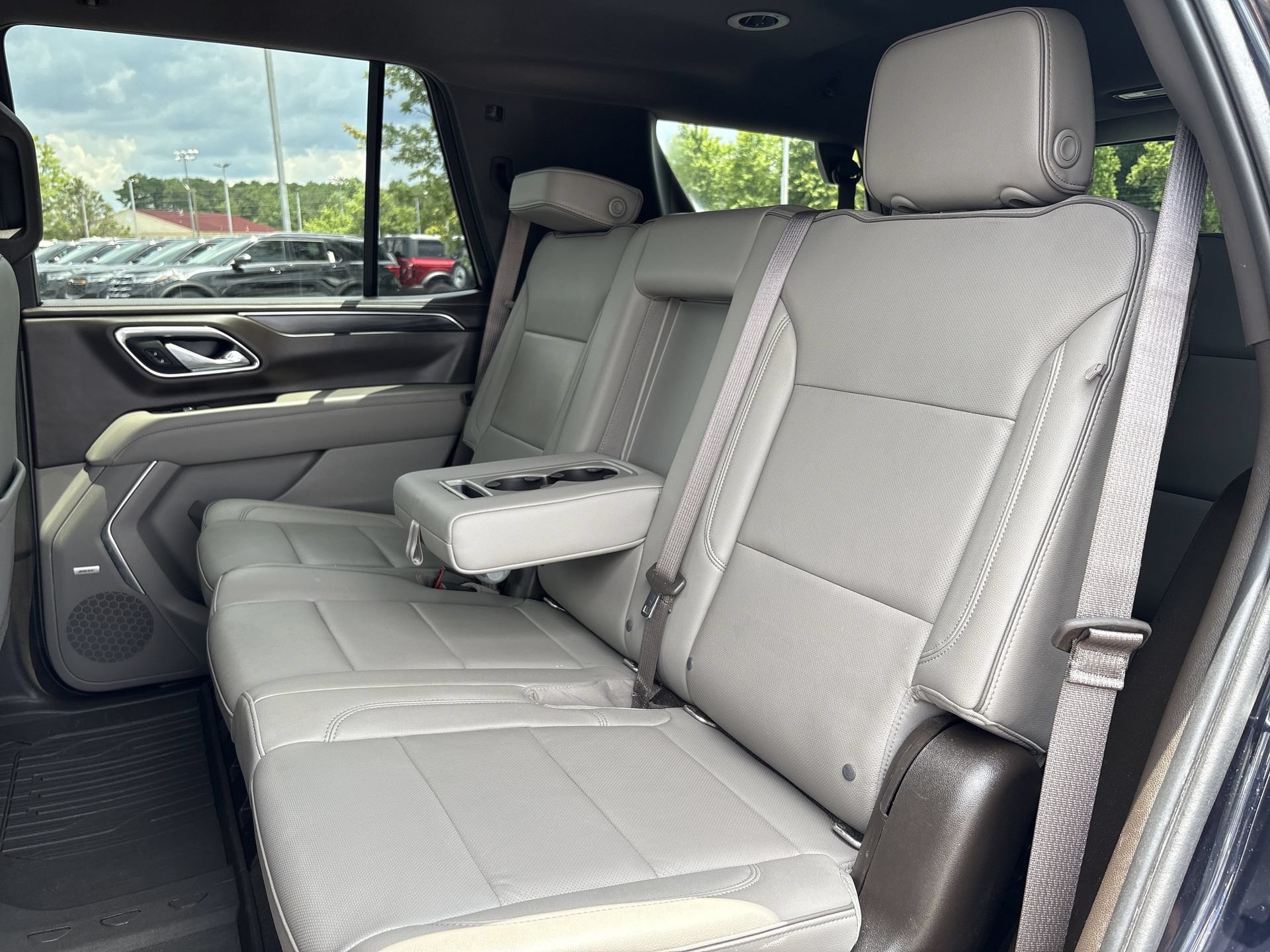 Used 2021 GMC Yukon SLT w/ SLT Luxury Package AWD/4WD image 17
