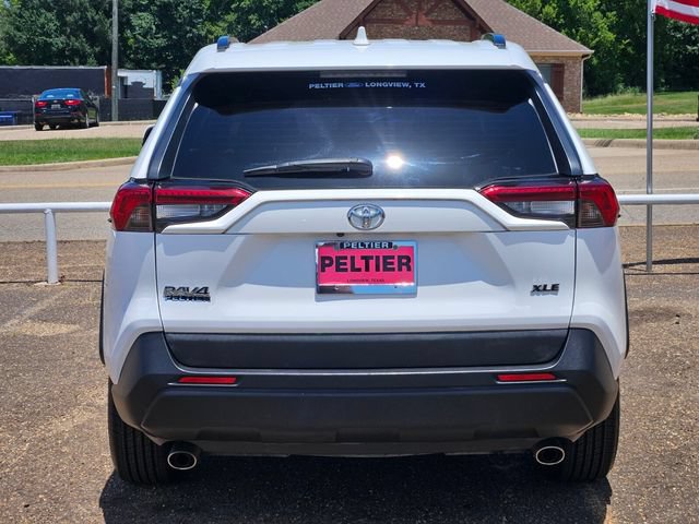 Used 2019 Toyota RAV4 XLE w/ Convenience Package FWD image 6