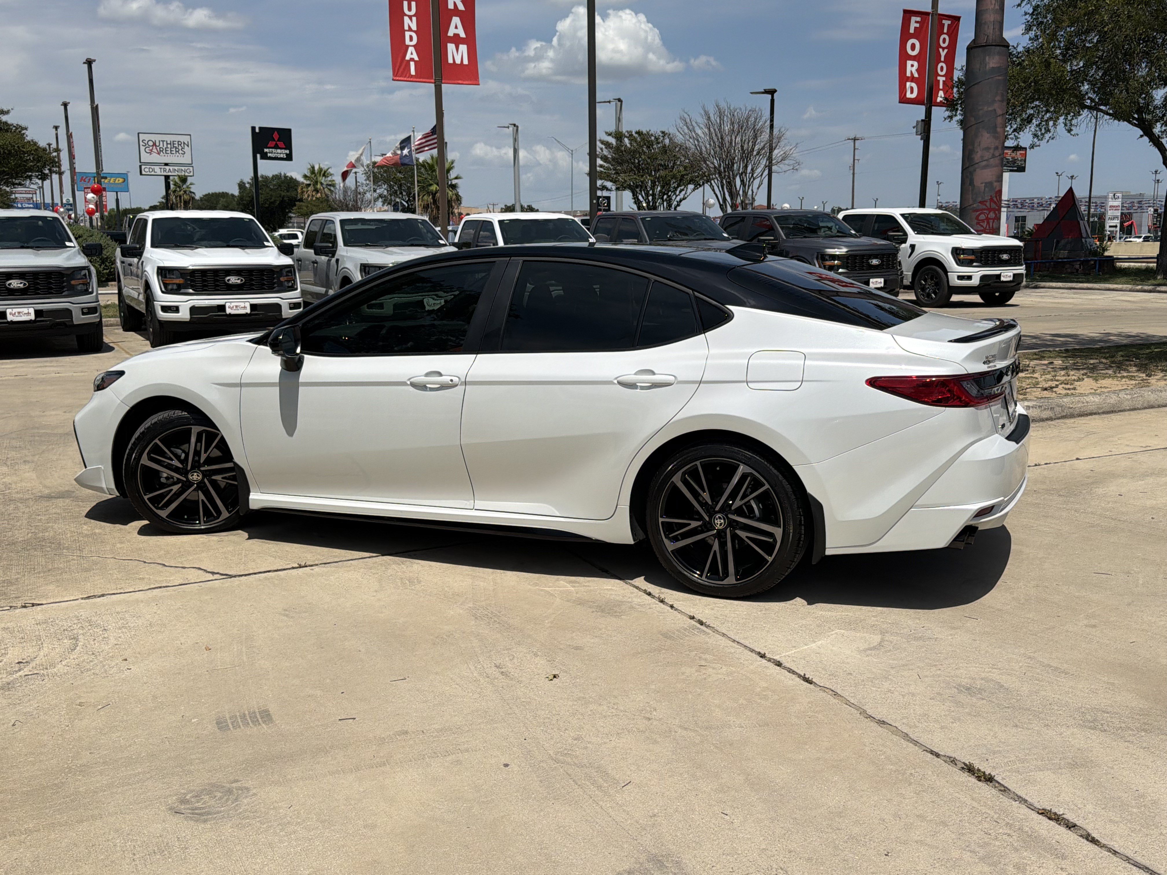 Used 2026 Toyota Camry XSE FWD image 9