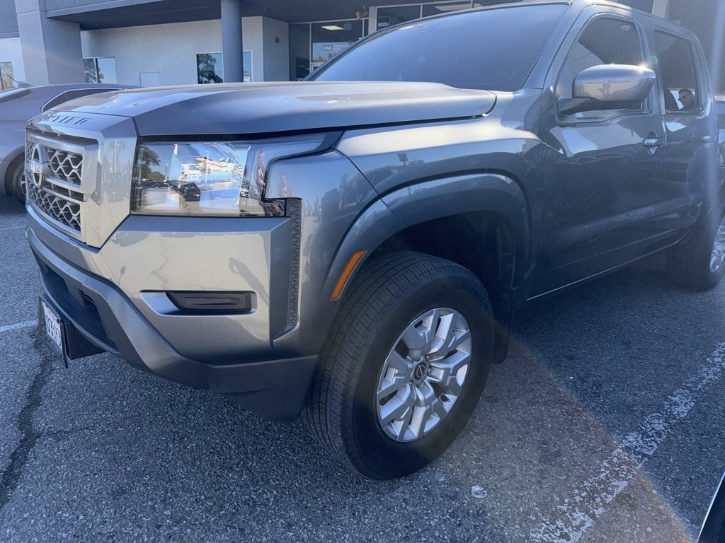 Used 2022 Nissan Frontier SV image 3