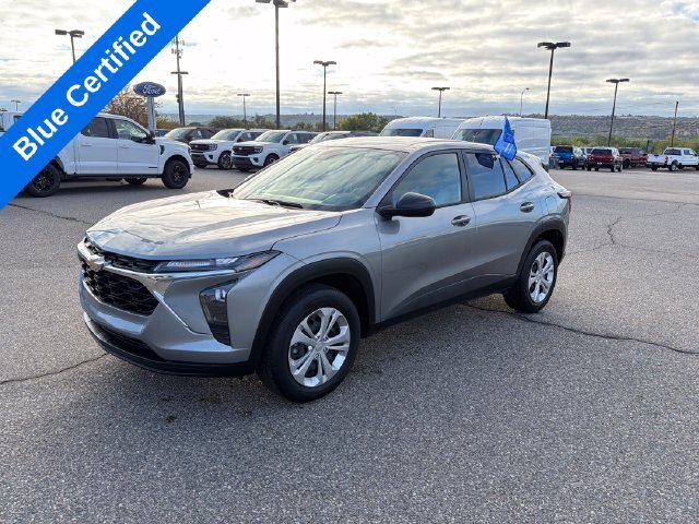 Used 2026 Chevrolet Trax LS FWD image 1
