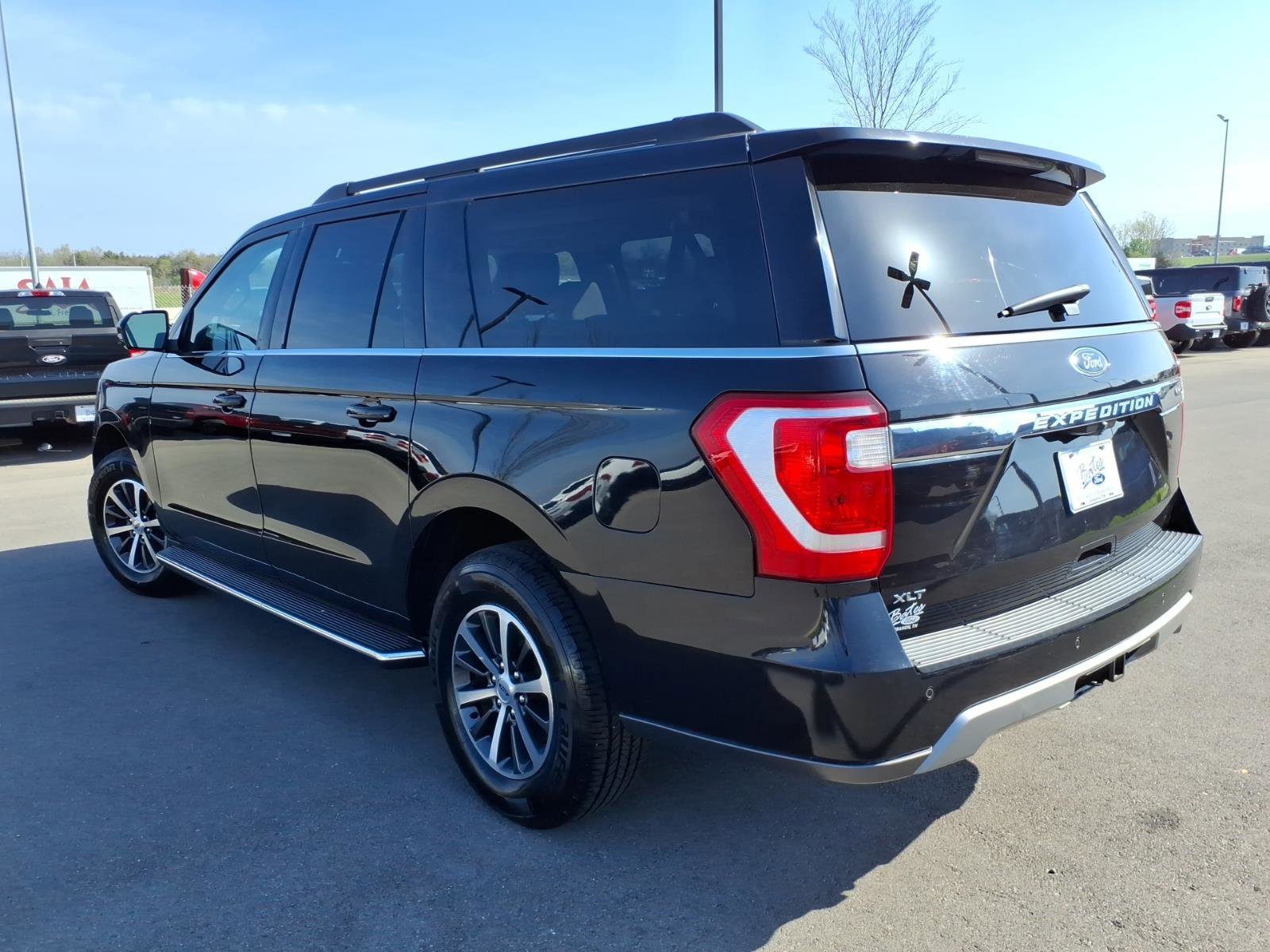 Certified 2021 Ford Expedition Max XLT image 3