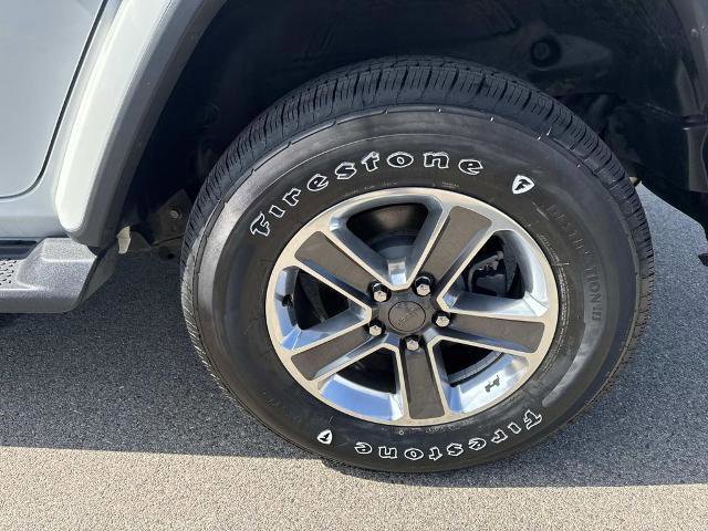 Used 2018 Jeep Wrangler Unlimited Sahara AWD/4WD image 9