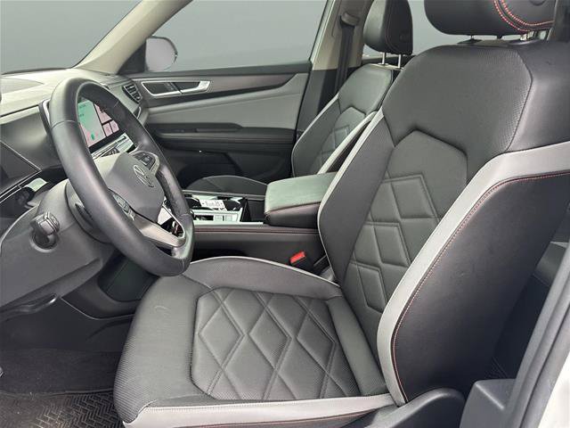 Used 2024 Volkswagen Atlas Peak Edition SE AWD/4WD image 14
