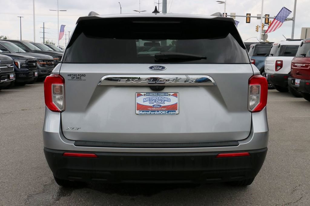 Certified 2022 Ford Explorer XLT image 6