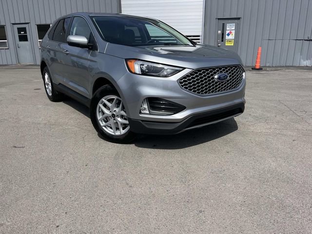 Certified 2024 Ford Edge SEL w/ Convenience Package image 2