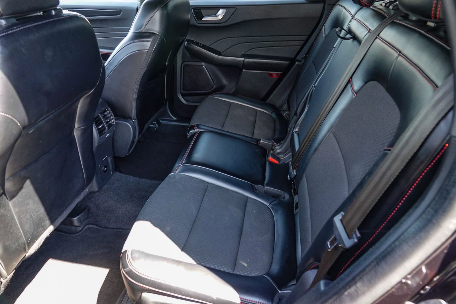 Certified 2024 Ford Escape ST-Line image 17