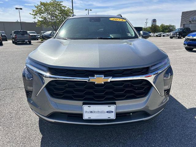 Used 2024 Chevrolet Trax LT w/ Driver Confidence Package FWD image 9