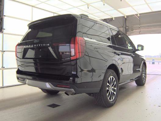 Certified 2025 Ford Expedition Platinum AWD/4WD image 4