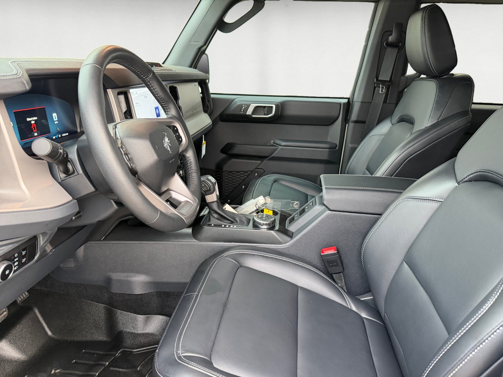 Certified 2026 Ford Bronco Outer Banks AWD/4WD image 10