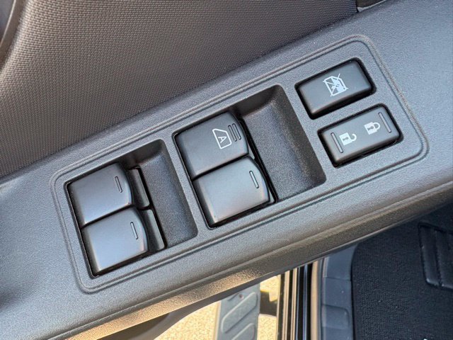 Used 2022 Nissan Frontier PRO-4X AWD/4WD image 11