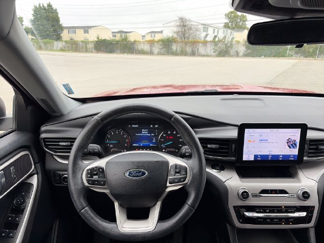 Certified 2024 Ford Explorer XLT w/ Equipment Group 202A AWD/4WD image 25