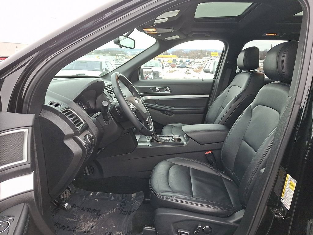 Certified 2017 Ford Explorer XLT w/ Equipment Group 202A image 14