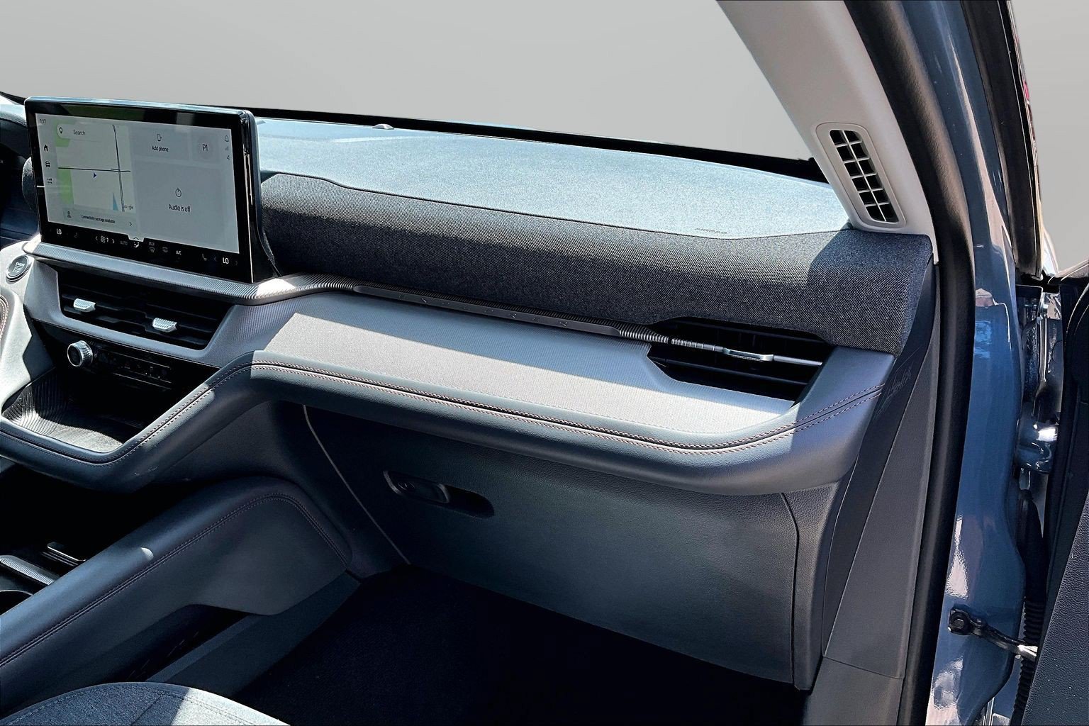 Certified 2025 Ford Explorer Active AWD/4WD image 22