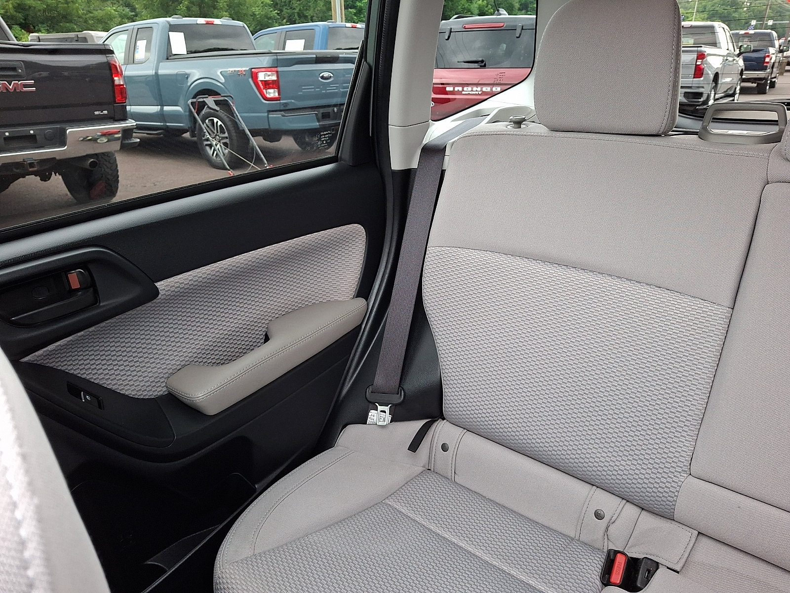Used 2018 Subaru Forester 2.5i Premium w/ Protection Package #1 AWD/4WD image 18