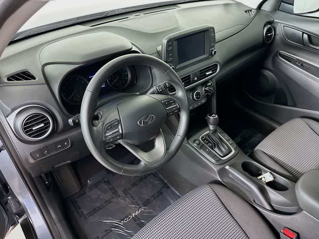 Used 2020 Hyundai Kona SEL FWD image 2