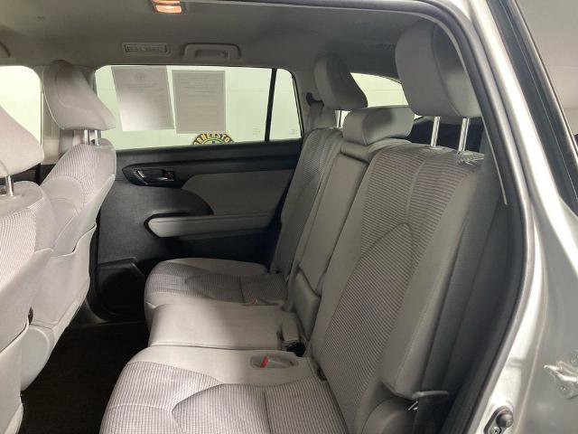 Used 2022 Toyota Highlander LE image 16