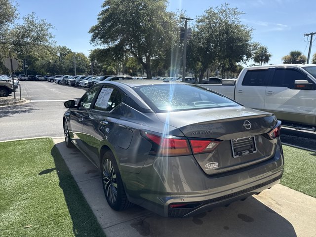 Used 2024 Nissan Altima 2.5 SV FWD image 8