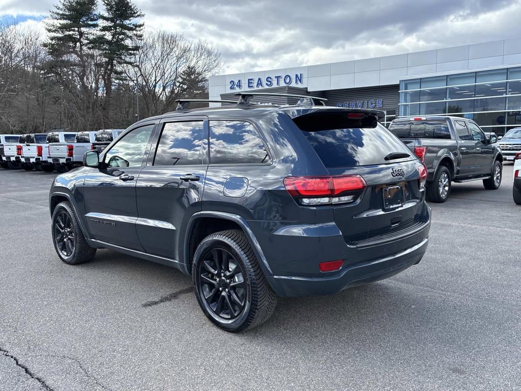 Used 2018 Jeep Grand Cherokee Altitude image 5