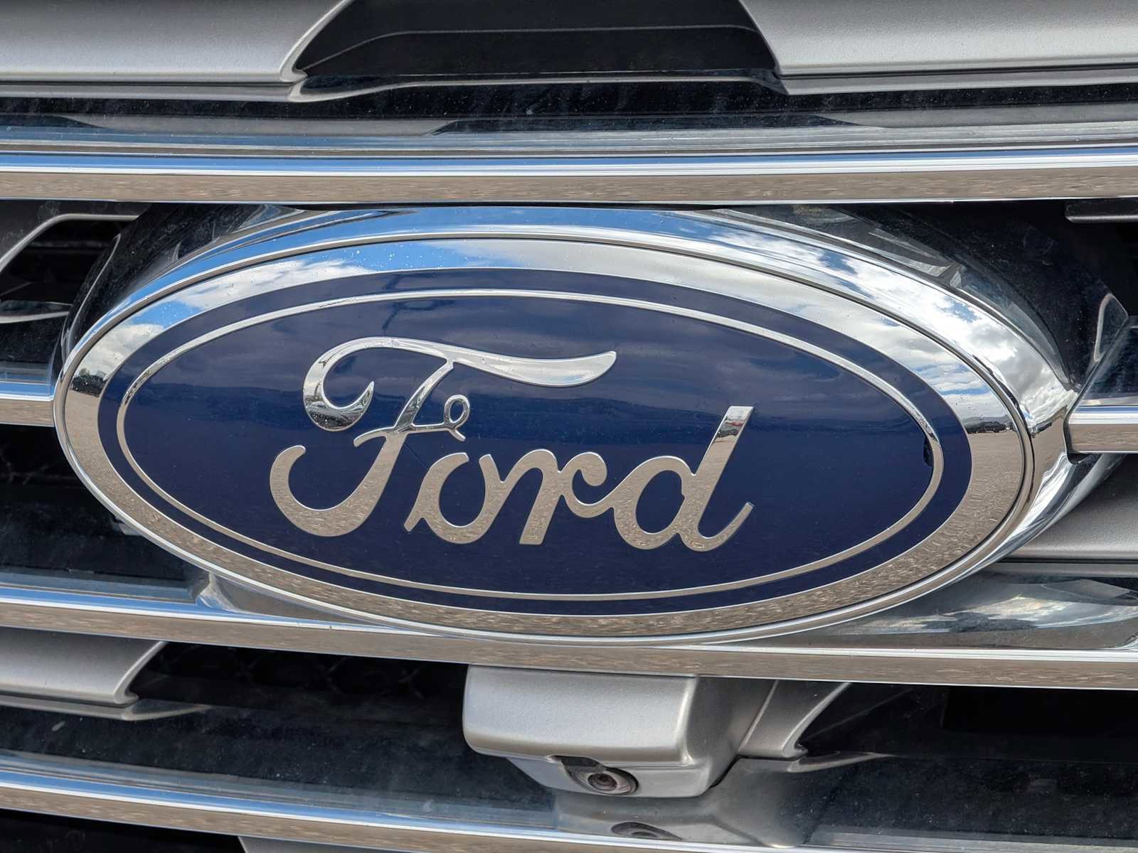 Certified 2020 Ford Edge Titanium w/ Equipment Group 301A AWD/4WD image 11