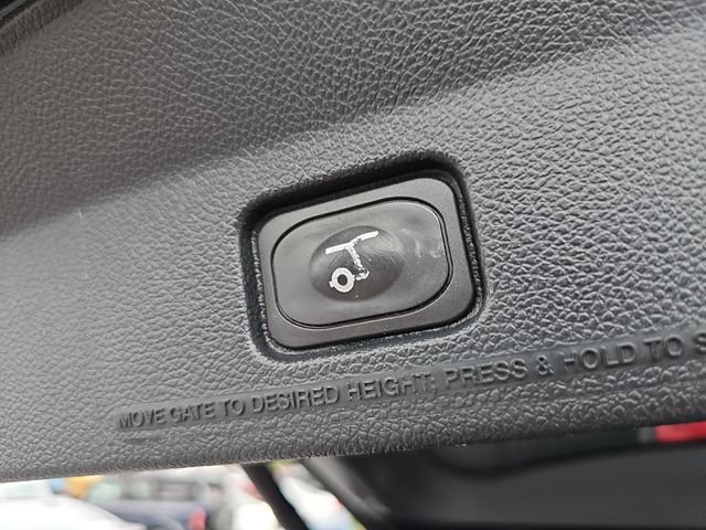 Certified 2019 Ford Explorer XLT w/ Equipment Group 202A FWD image 14