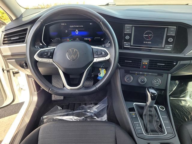 Used 2024 Volkswagen Jetta S image 9