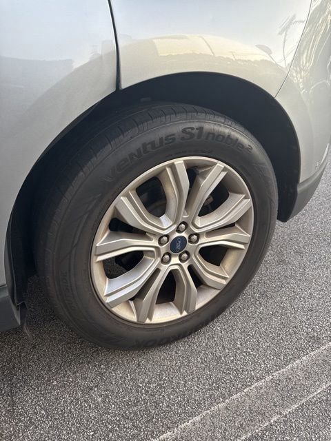 Certified 2020 Ford Edge Titanium w/ Equipment Group 301A image 7