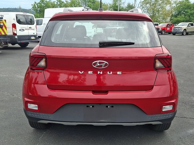 Used 2023 Hyundai Venue Limited FWD image 11
