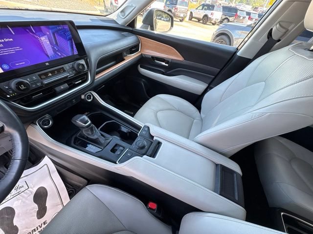 Used 2024 Toyota Grand Highlander AWD Hybrid image 18