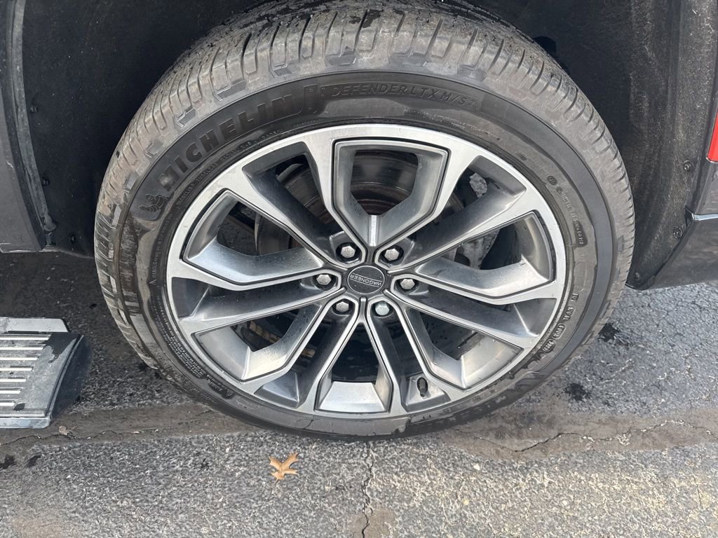 Used 2022 Jeep Grand Wagoneer Series III w/ Rear Seat Video Group 1 image 55